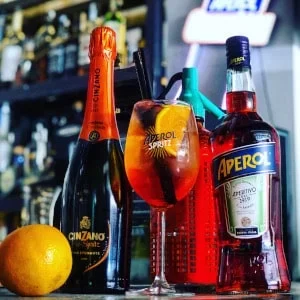 parodiabar barcelona aperolspritz cocteleria